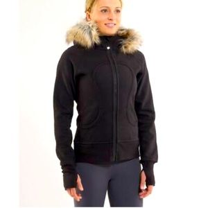 Lululemon Scuba Hoodie w/ Faux Fur Trim (EUC)